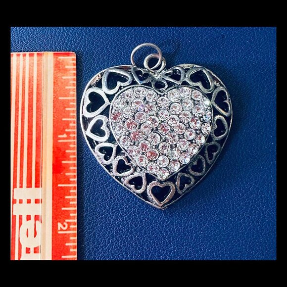 Hearts Afire With Lovely Pendant and Lots of Dazzling Rhinestones. - Picture 4 of 4
